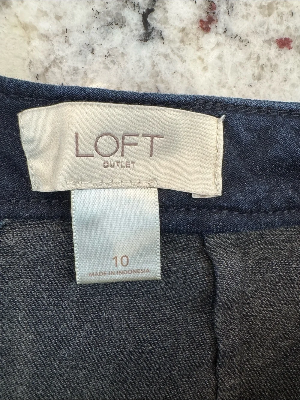 LOFT outlet dark